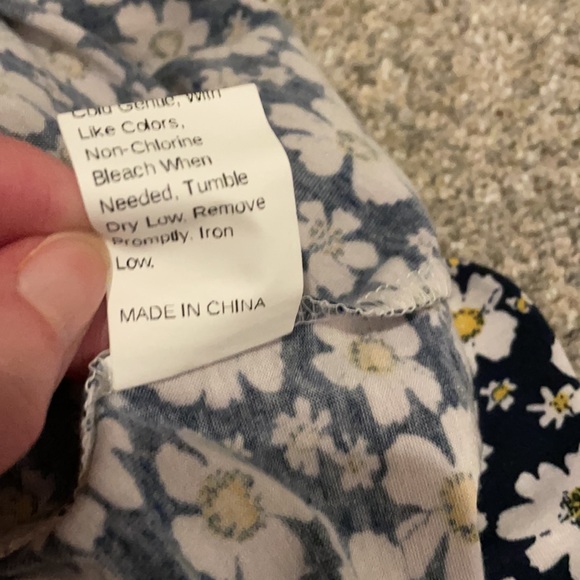 Shein Womens Size Medium Floral Daisy Long Sleeved Top Shirt Blue White Low Cut - Picture 15 of 15